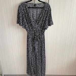 Emery Rose Black and White Maxi Vneck Sundress with Flutter Sleeves Size 3X